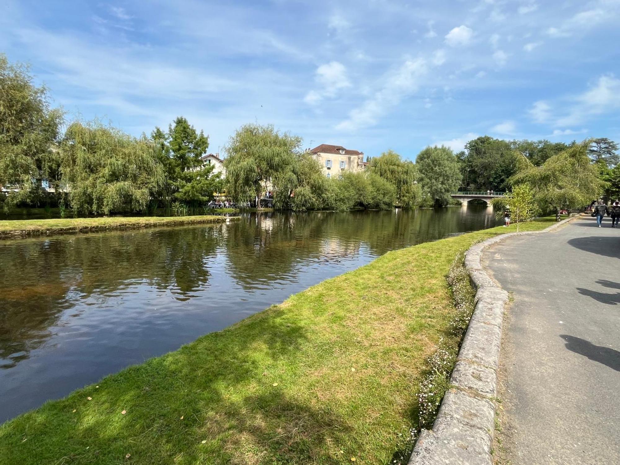 Le Mas Brantome Bed and Breakfast Esterno foto